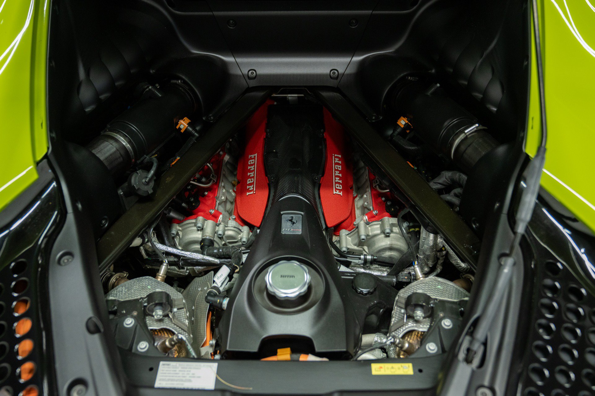 Used 2022 Ferrari SF90 Stradale AWD/4WD image 11