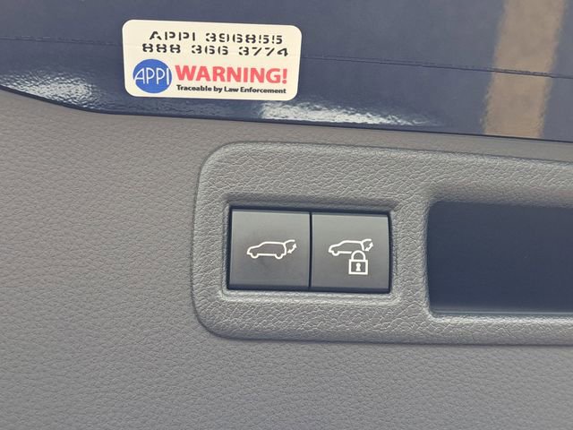 Used 2024 Toyota Venza XLE AWD/4WD image 25