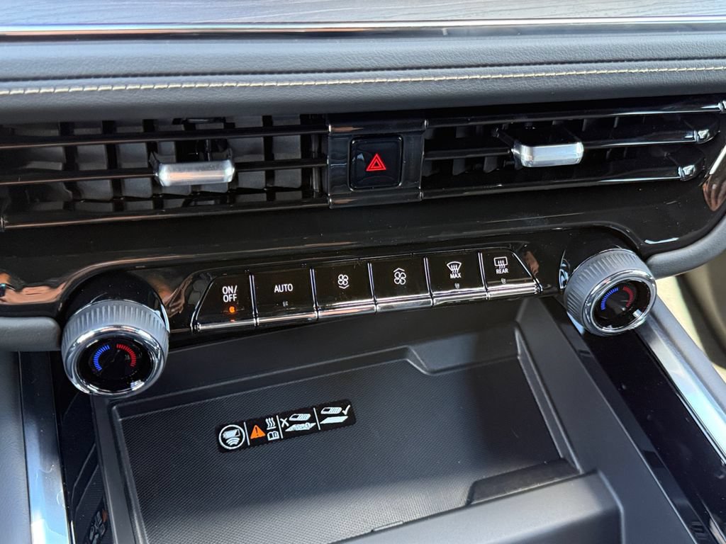 New 2026 Chevrolet Suburban Premier AWD/4WD image 18