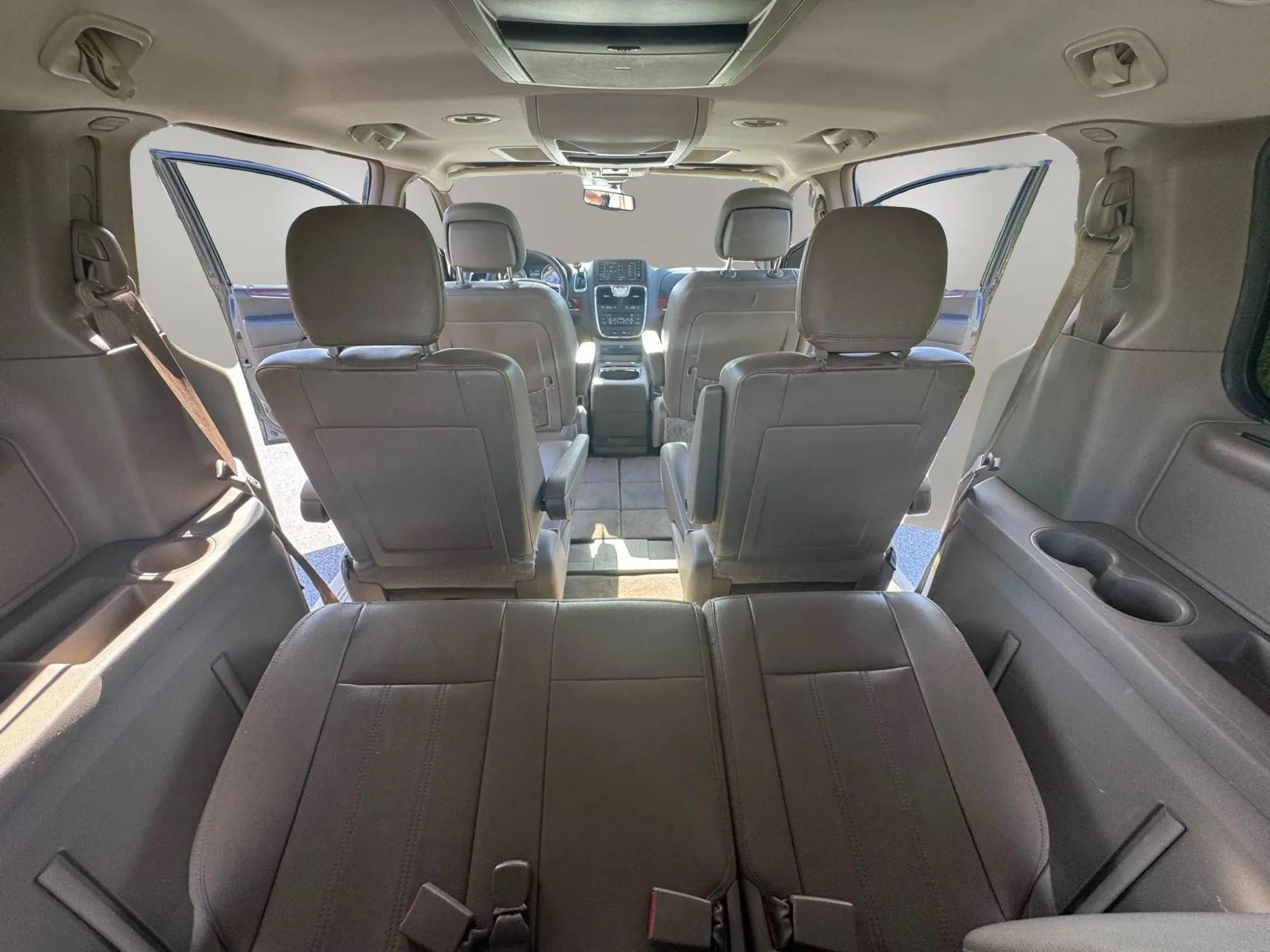 Used 2014 Chrysler Town & Country Touring-L w/ Driver Convenience Group FWD image 16