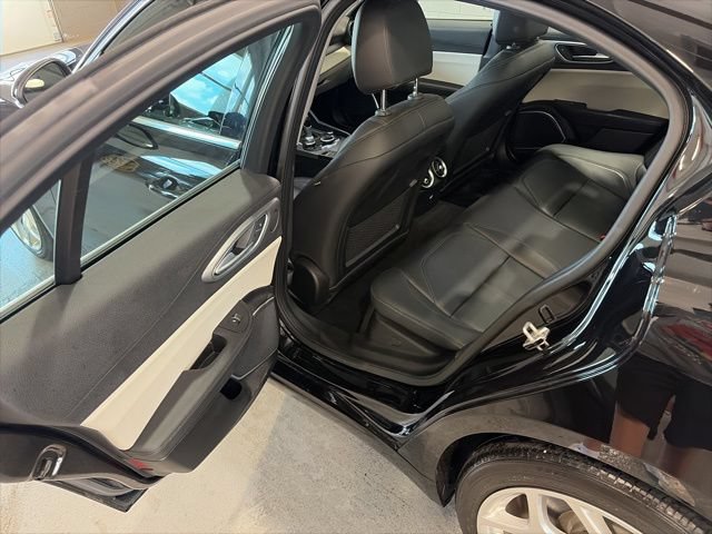 Used 2018 Alfa Romeo Giulia Ti AWD/4WD image 12