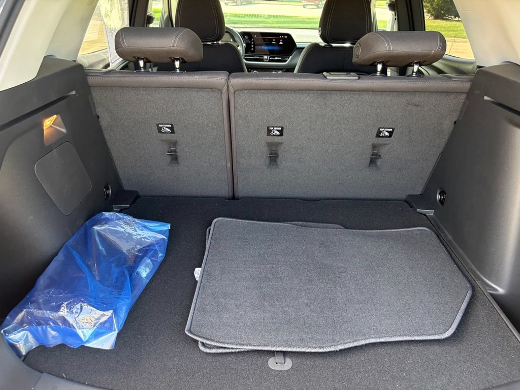 Used 2024 Chevrolet TrailBlazer LT w/ LT Cold Weather Package FWD image 41