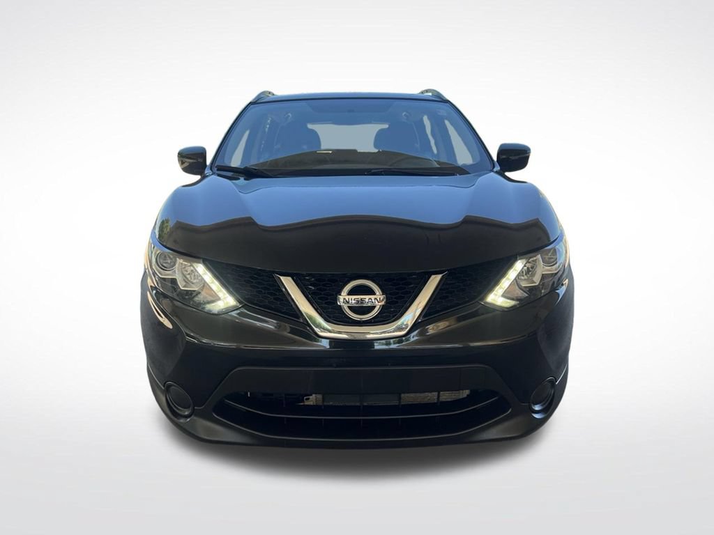 Used 2017 Nissan Rogue Sport SV AWD/4WD image 2