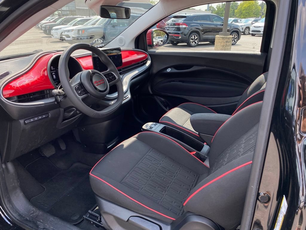 Used 2024 FIAT 500 e (RED) FWD image 10
