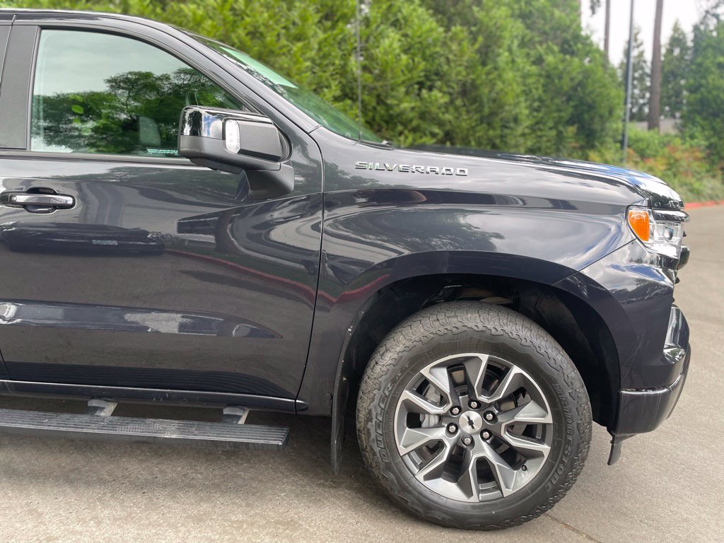 Used 2024 Chevrolet Silverado 1500 RST AWD/4WD image 2