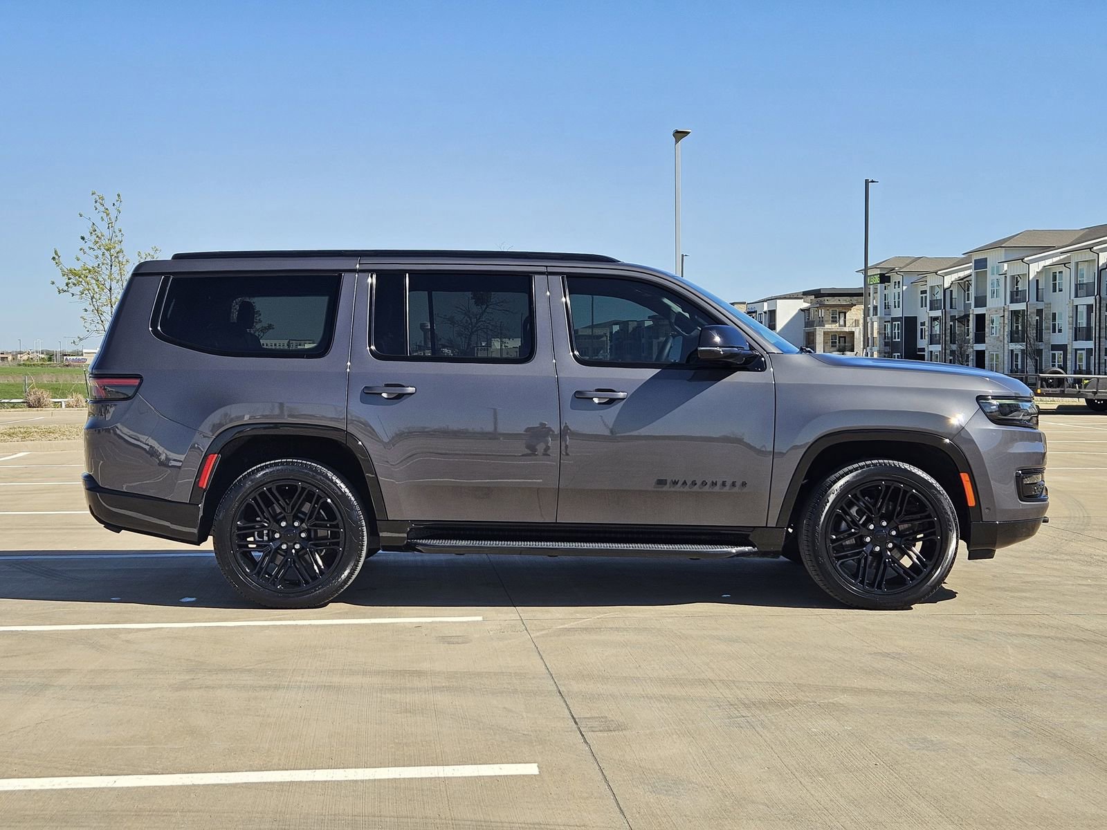 Used 2024 Jeep Wagoneer Series II image 7