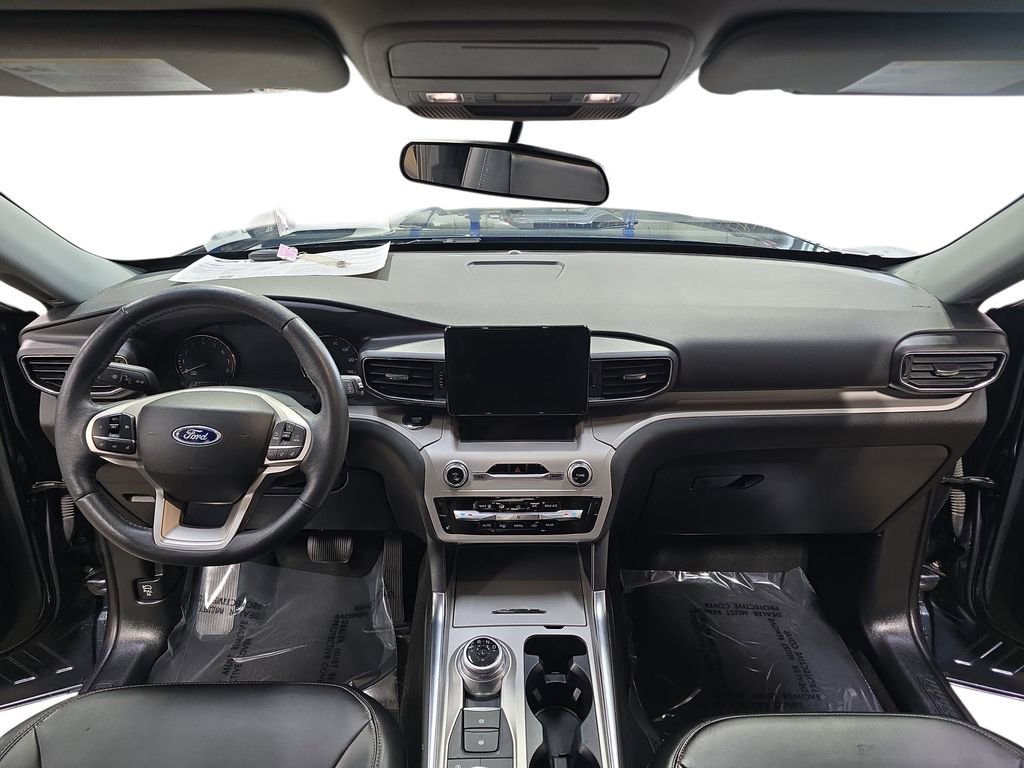 Used 2023 Ford Explorer XLT w/ Equipment Group 202A image 11