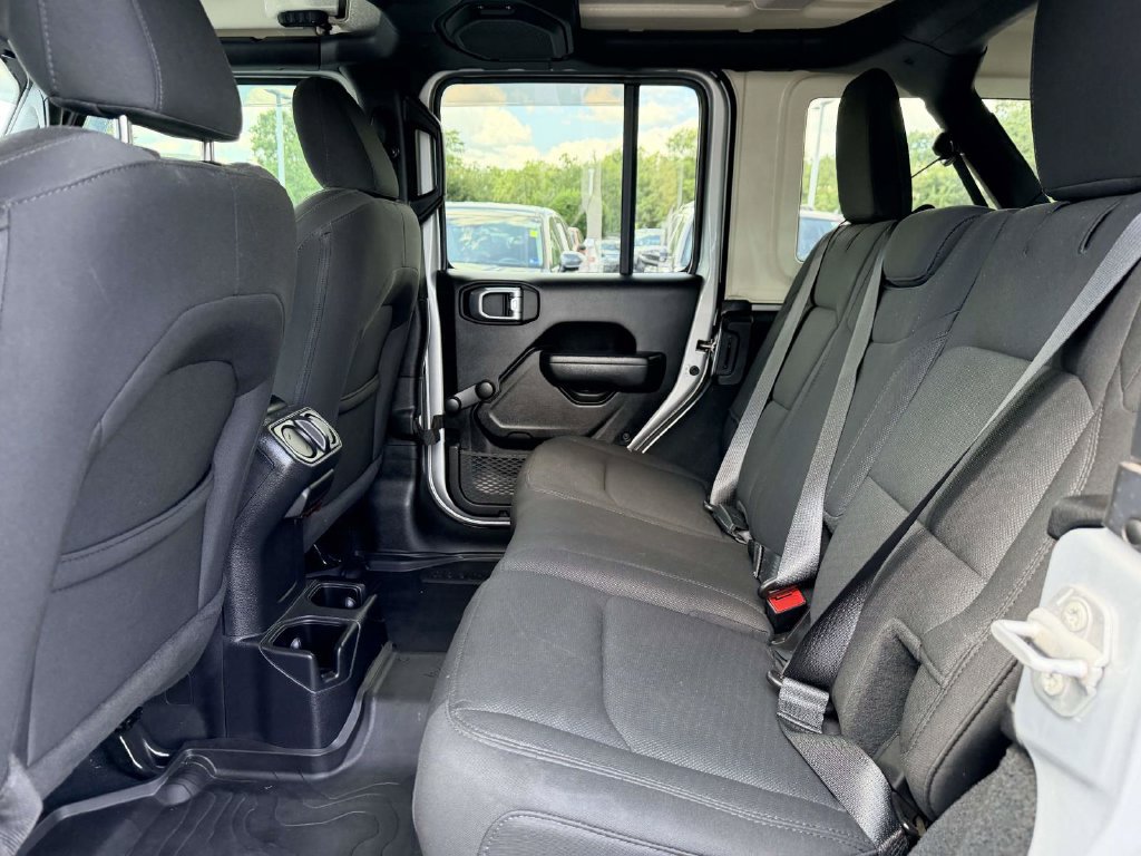 Used 2022 Jeep Wrangler Unlimited Sport AWD/4WD image 12