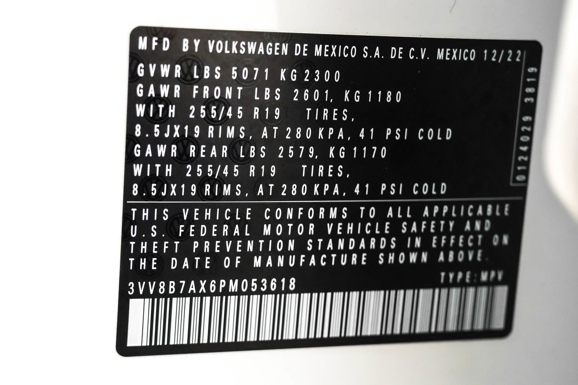 Used 2023 Volkswagen Tiguan SE R-Line image 50