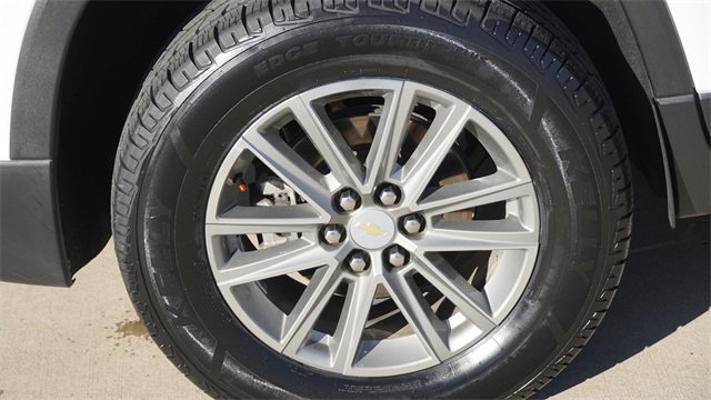 Used 2023 Chevrolet Traverse LT image 11