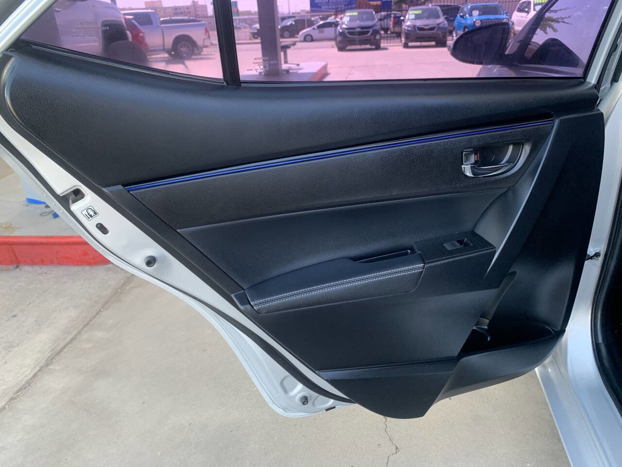 Used 2019 Toyota Corolla SE FWD image 13