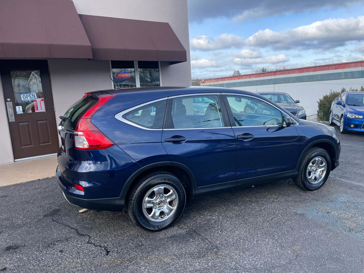 Used 2015 Honda CR-V LX image 5
