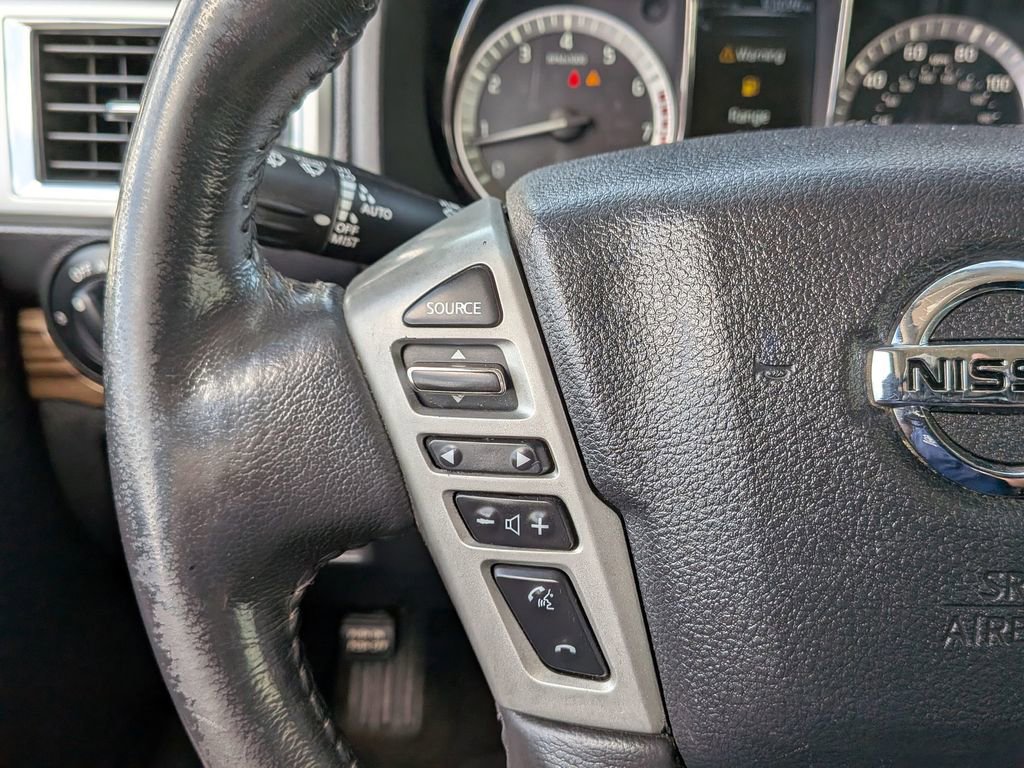 Used 2018 Nissan Titan SL w/ Chrome Package image 18