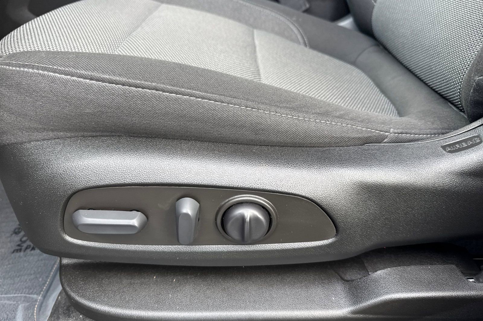 Used 2023 Chevrolet Traverse LT image 14