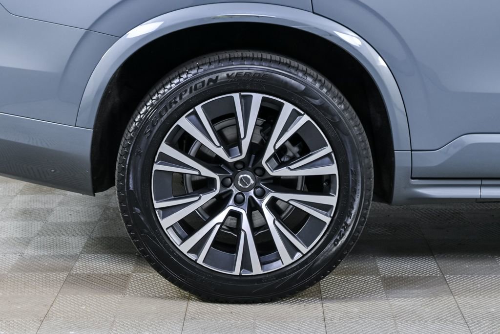 Certified 2022 Volvo XC90 T6 Momentum w/ Protection Package Premier AWD/4WD image 39