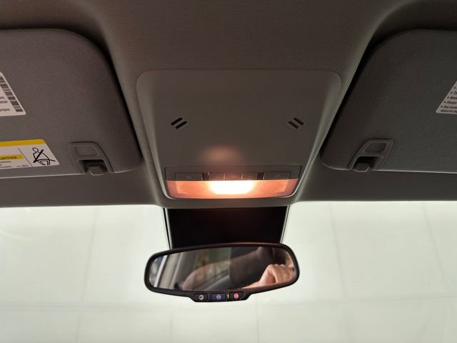 Used 2022 Chevrolet Trax LT w/ LT Convenience Package image 24