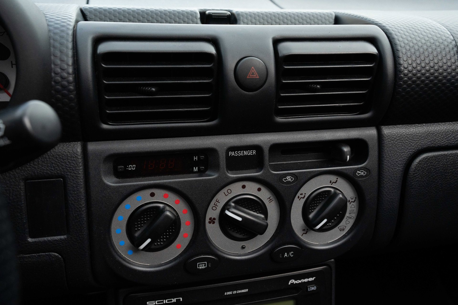 Used 2001 Toyota MR2 image 35