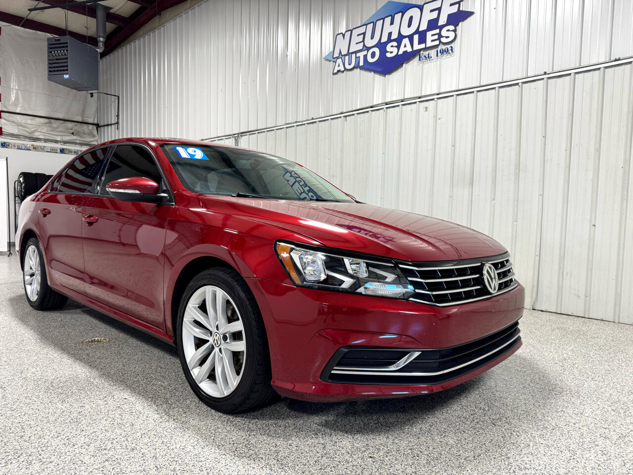 Used 2019 Volkswagen Passat 2.0T Wolfsburg w/ Wheels & Sunroof Package image 4