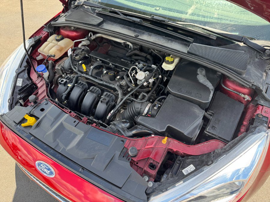 Used 2017 Ford Focus SE w/ Cold Weather Package FWD image 21