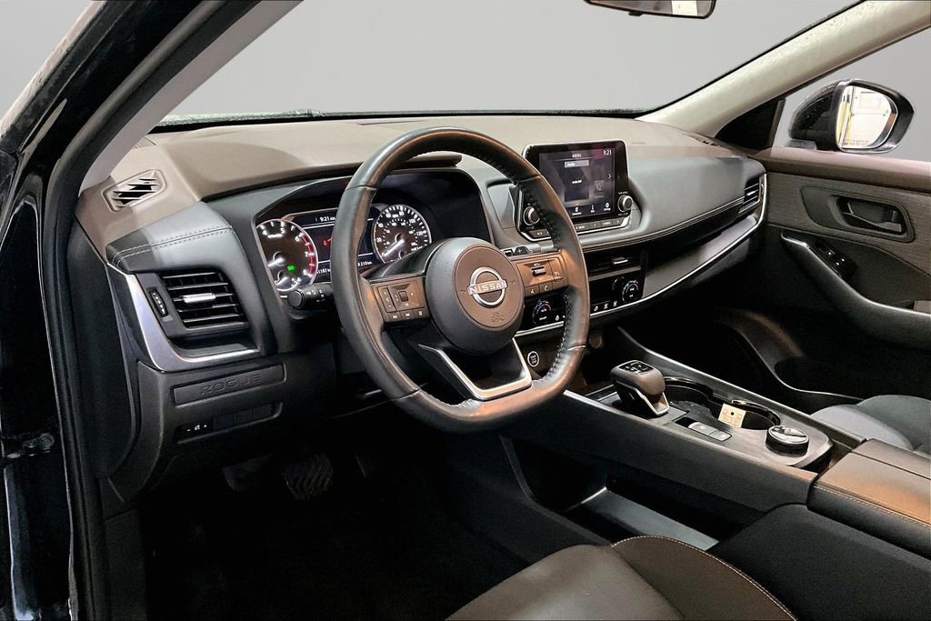 Used 2023 Nissan Rogue S image 17