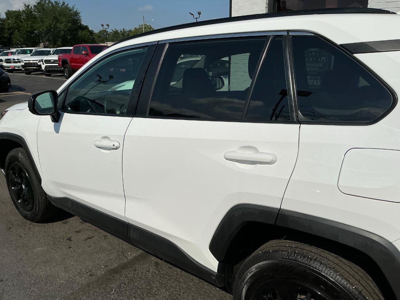 Used 2021 Toyota RAV4 LE AWD/4WD image 27