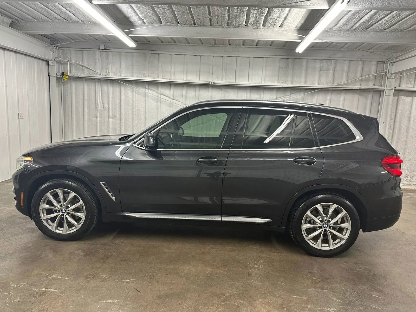 Used 2019 BMW X3 xDrive30i w/ Executive Package AWD/4WD image 9