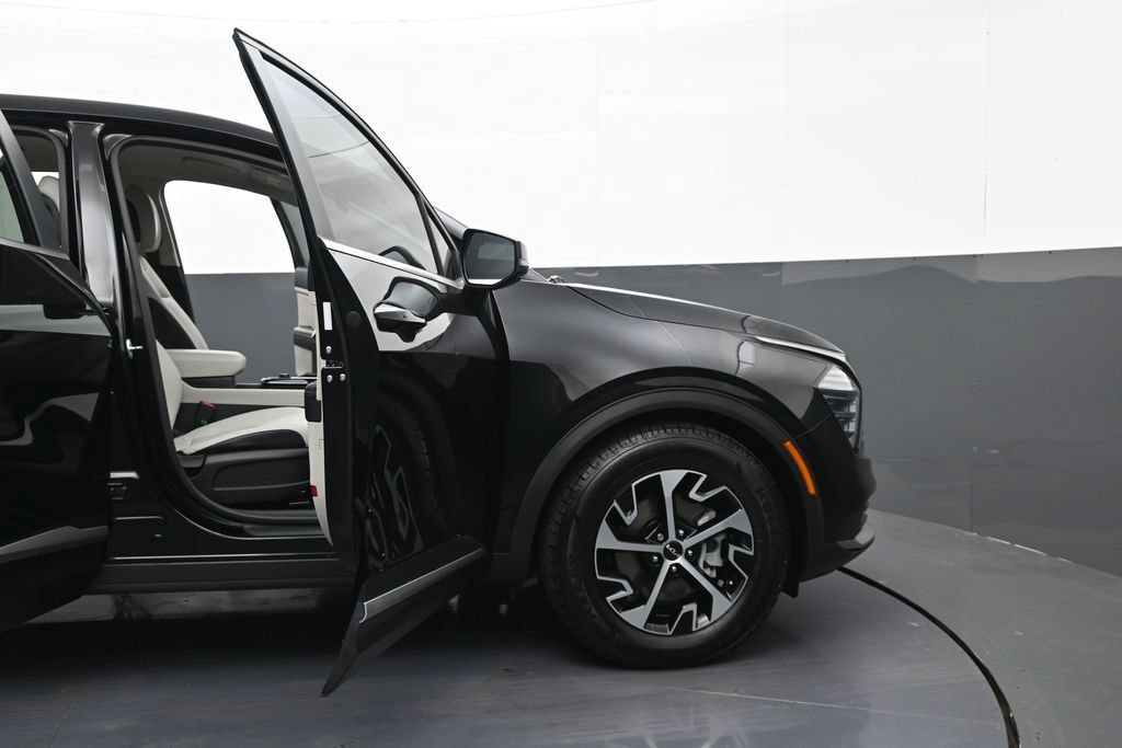 Used 2024 Kia Sportage EX FWD image 9