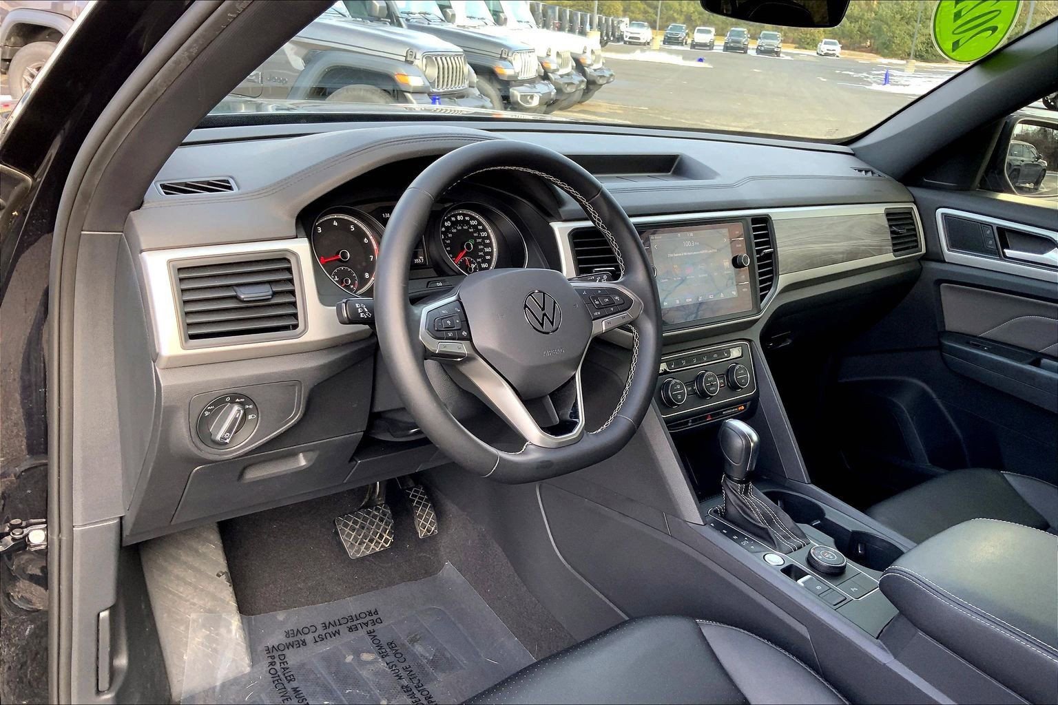 Used 2021 Volkswagen Atlas Cross Sport SE image 16