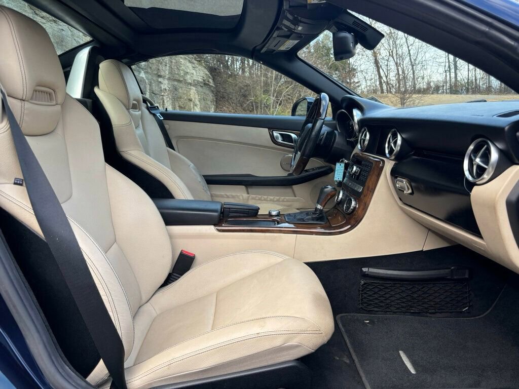 Used 2015 Mercedes-Benz SLK 250 2015 MERCEDES-BENZ SLK 250 image 25