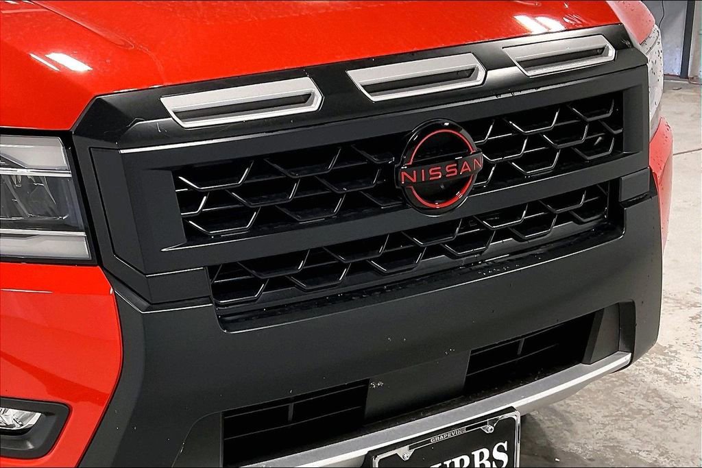 Used 2025 Nissan Frontier PRO-4X image 36
