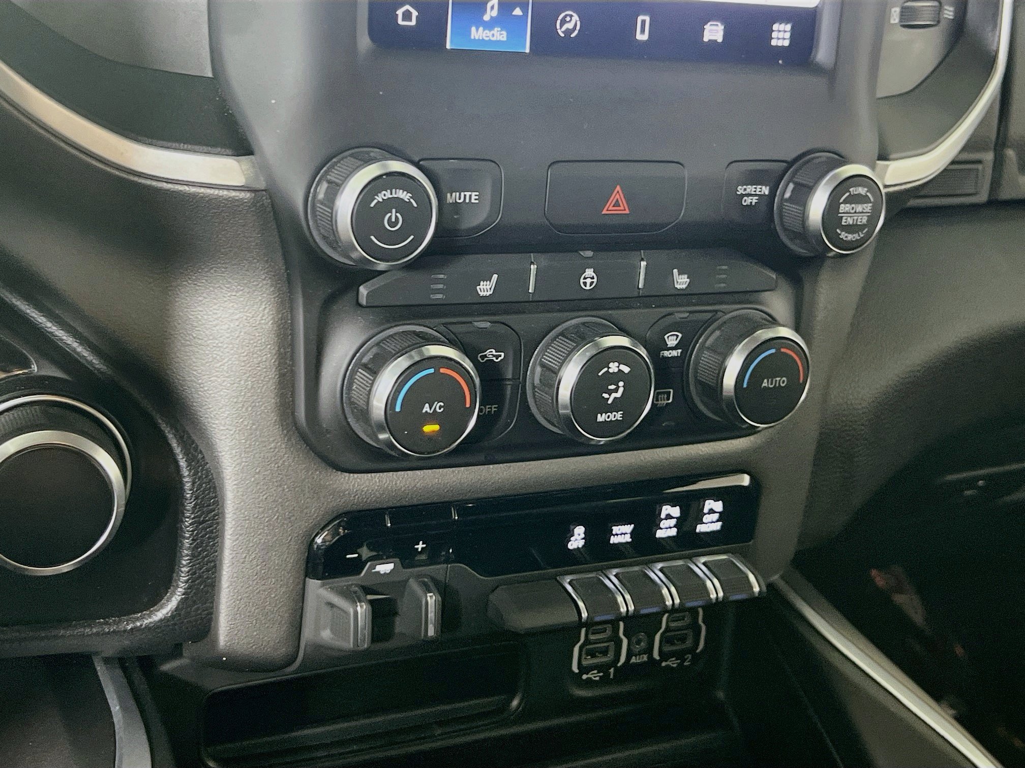 Used 2022 RAM 1500 Big Horn AWD/4WD image 15