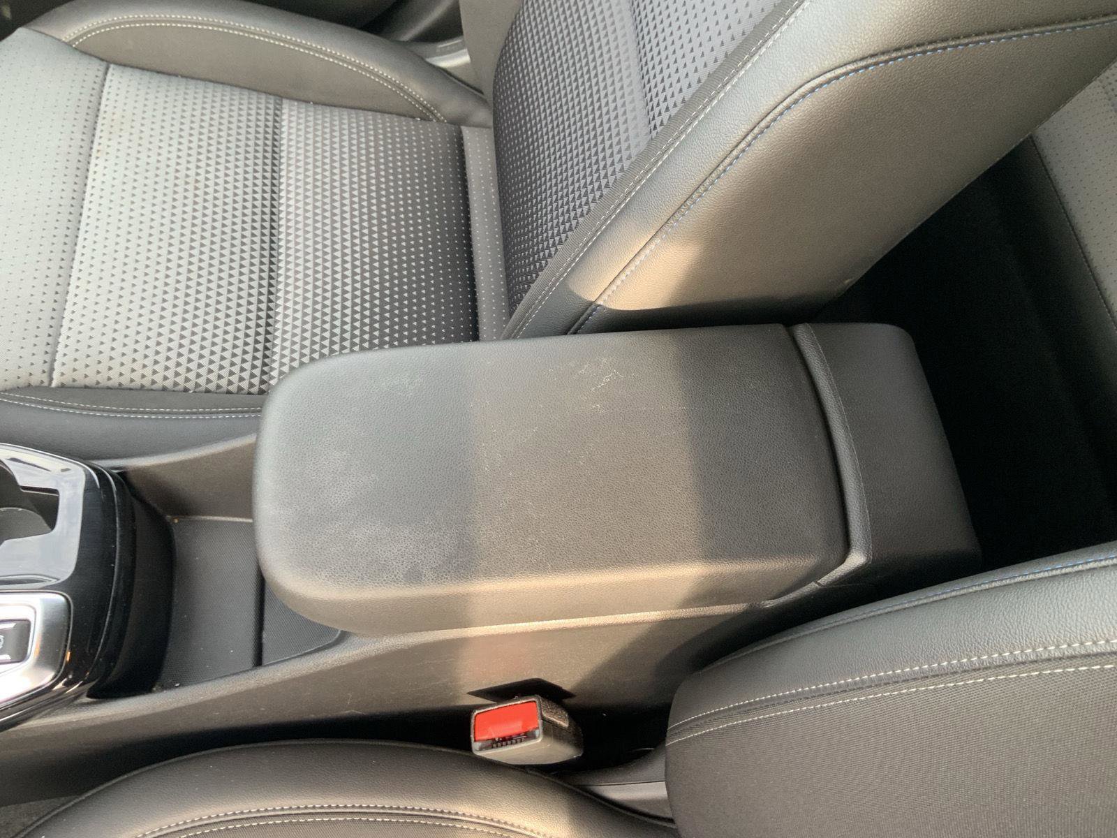 Used 2025 Chevrolet Trax LT w/ LT Convenience Package image 44