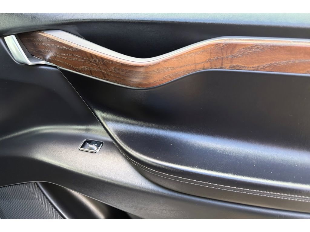 Used 2018 Tesla Model X Long Range AWD/4WD image 18