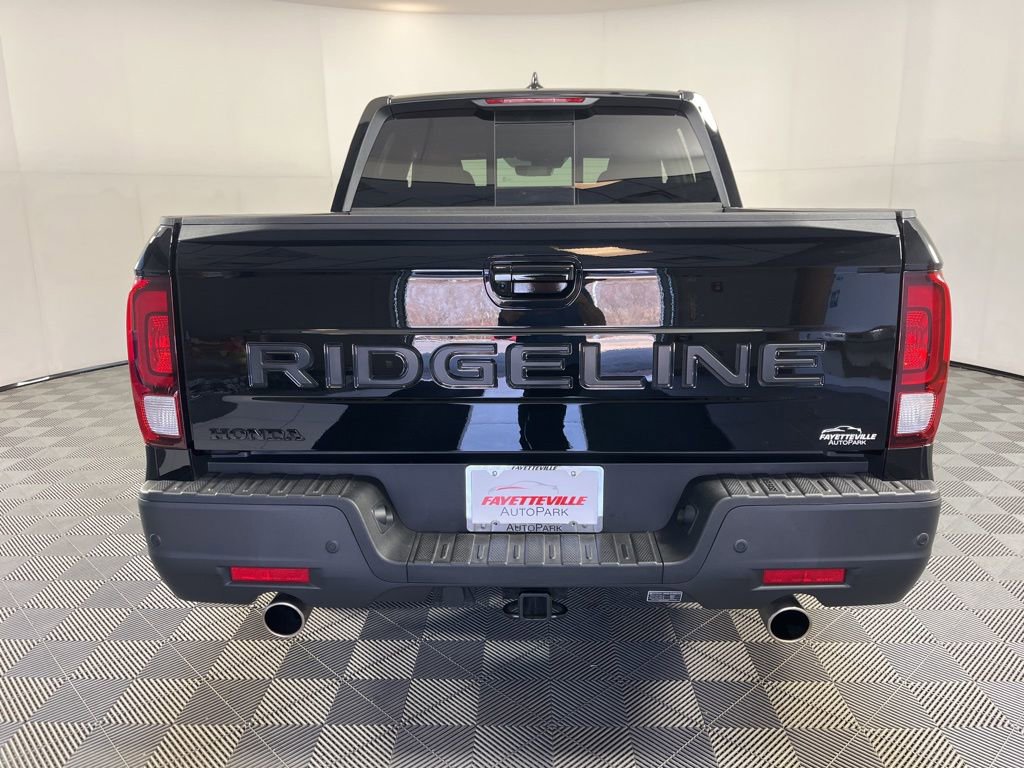 Certified 2025 Honda Ridgeline Black Edition image 9