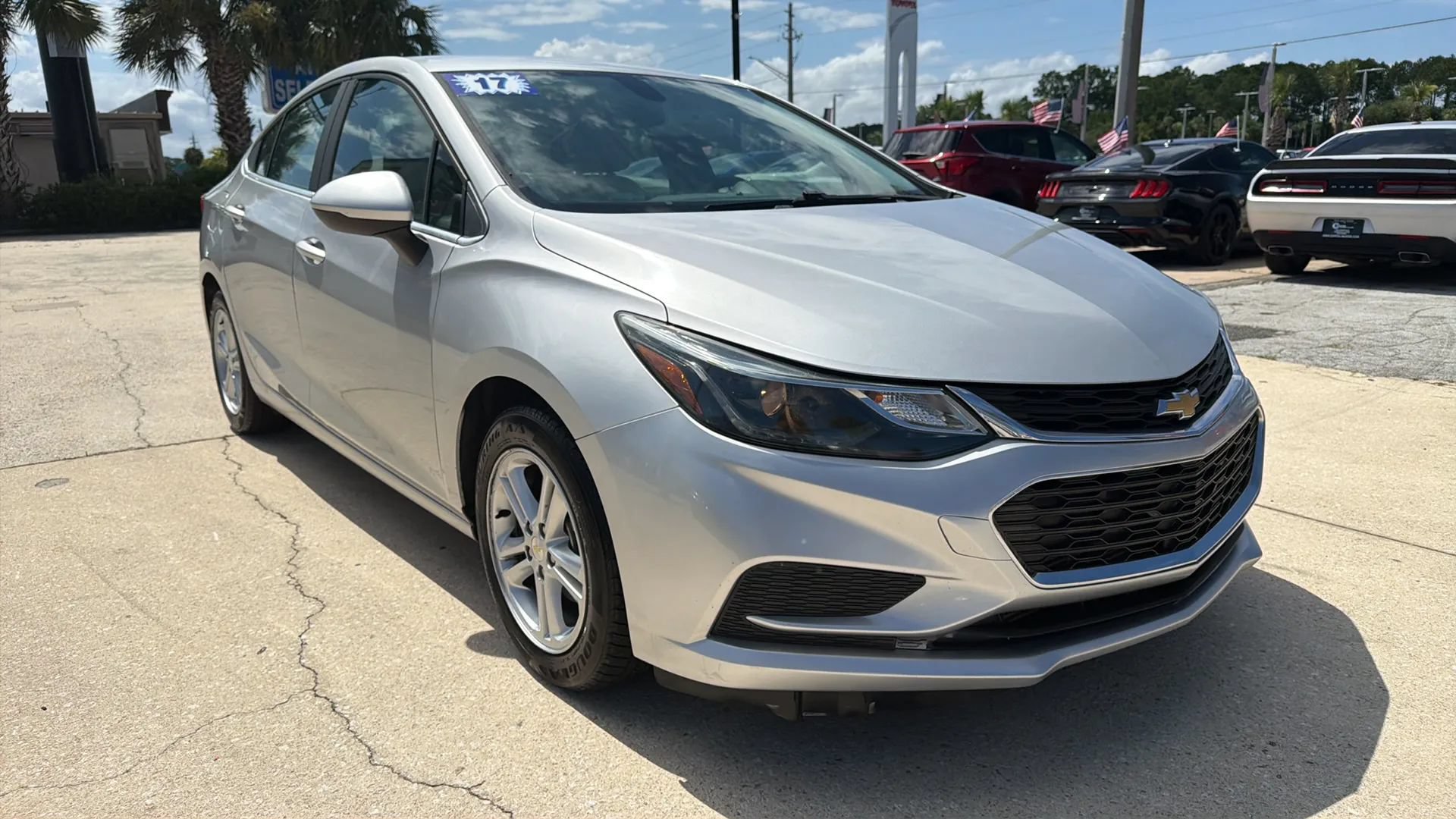 Used 2017 Chevrolet Cruze LT FWD image 7