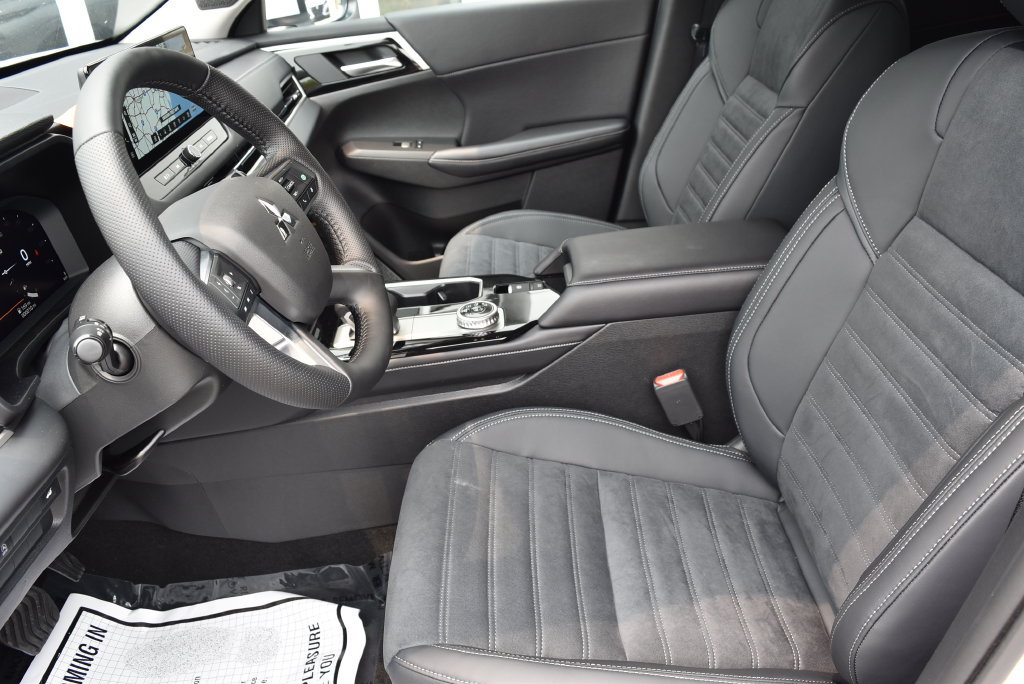 New 2026 Mitsubishi Outlander SE FWD image 8