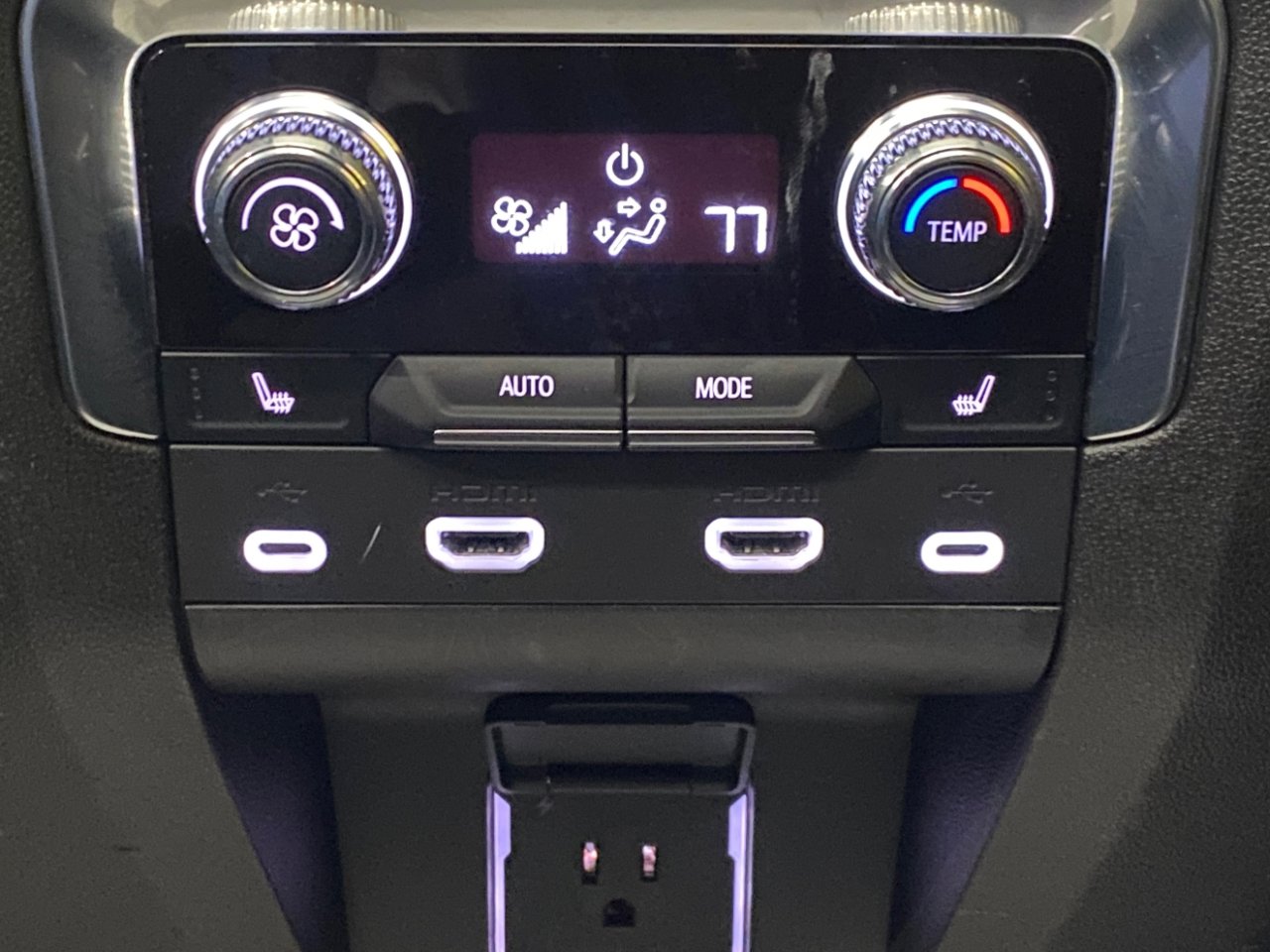 Used 2021 GMC Yukon AT4 w/ AT4 Premium Plus Package image 23