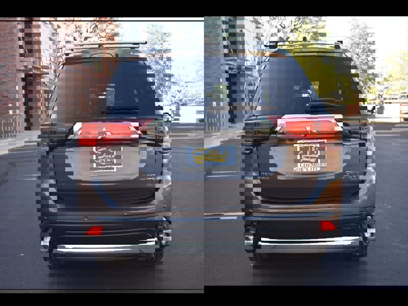 Used 2017 Mitsubishi Outlander SEL image 9