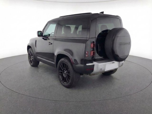 Used 2023 Land Rover Defender 90 S image 5