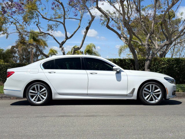 Used 2018 BMW 750i RWD image 10