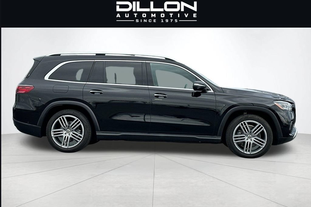 Used 2024 Mercedes-Benz GLS 450 4MATIC image 3