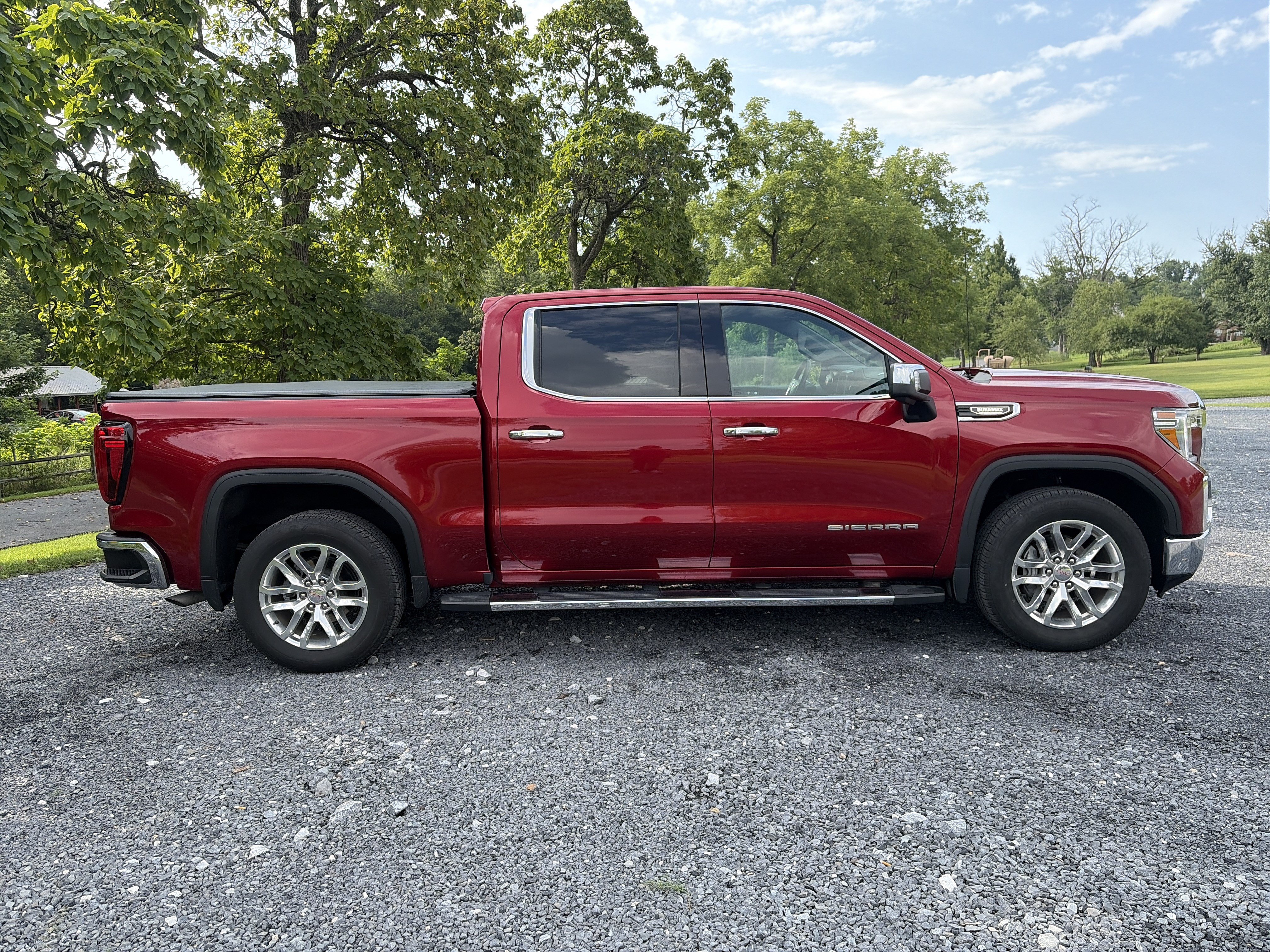 Used 2021 GMC Sierra 1500 SLT w/ SLT Premium Plus Package RWD image 4