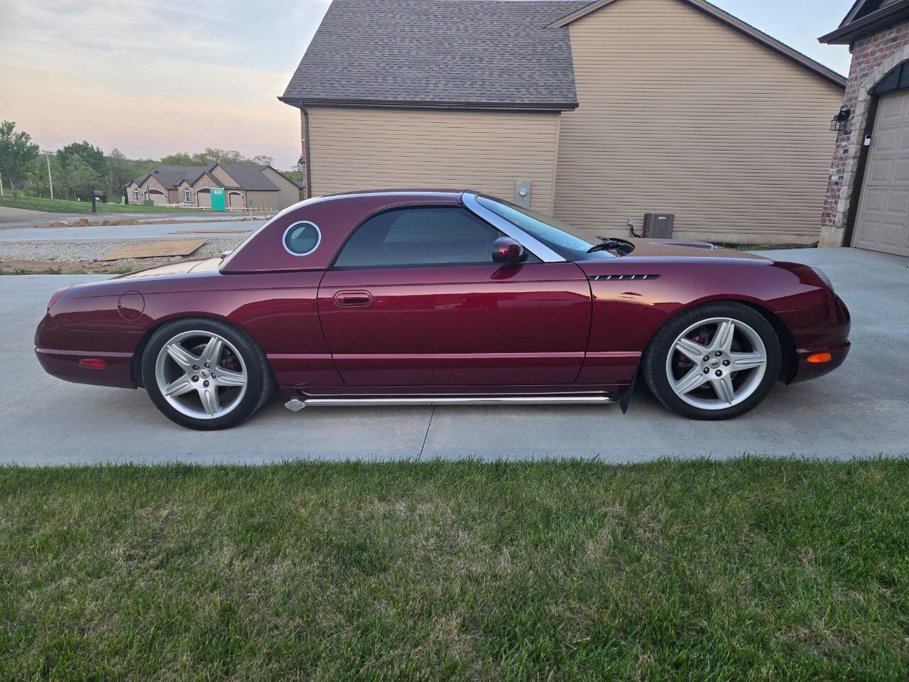 Used 2004 Ford Thunderbird Deluxe RWD image 9