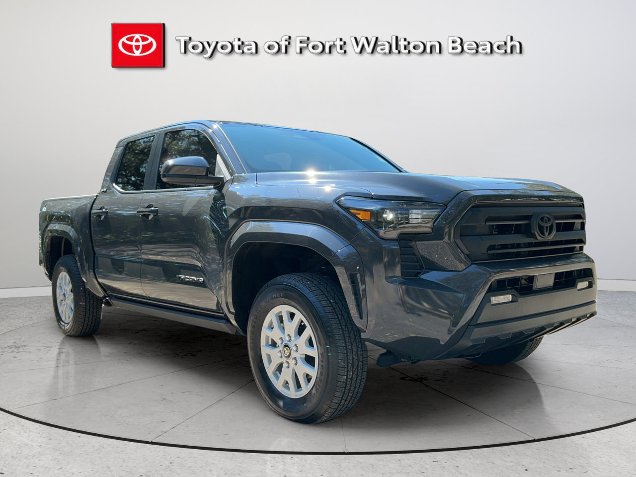 Used 2025 Toyota Tacoma SR5 AWD/4WD image 2