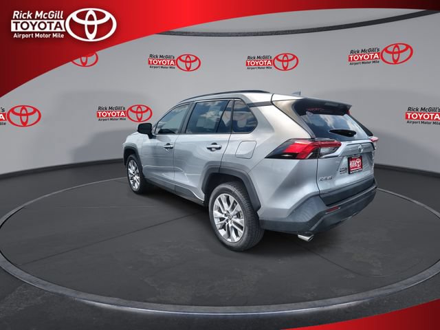 Used 2022 Toyota RAV4 XLE Premium FWD image 6