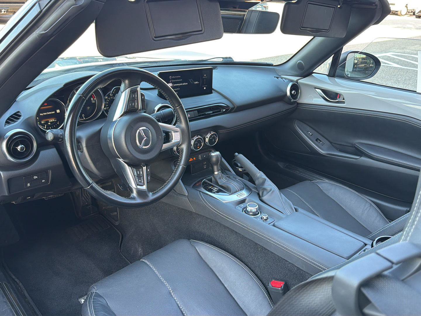 Used 2024 MAZDA MX-5 Miata Grand Touring RWD image 15