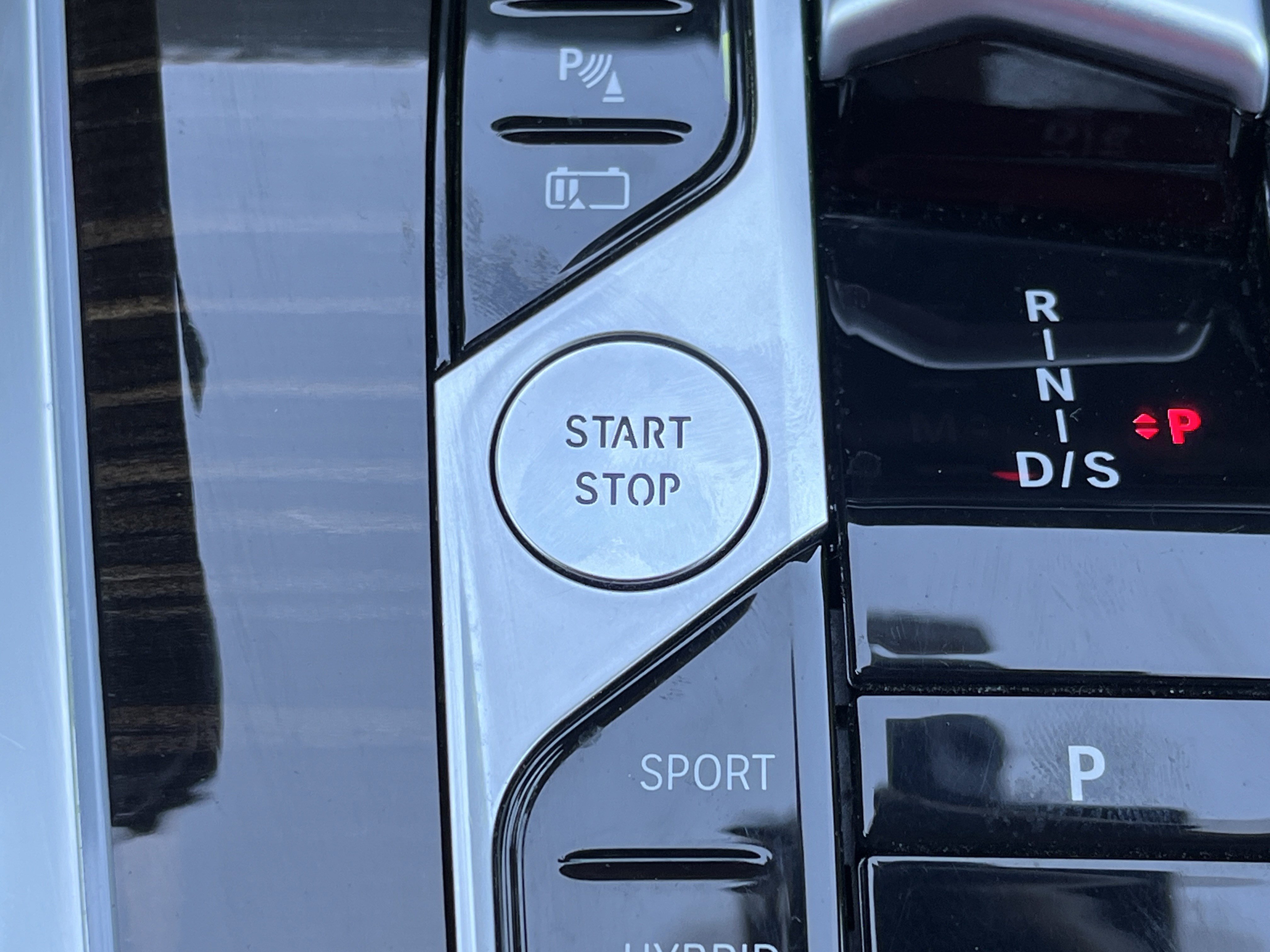 Used 2024 BMW X5 xDrive50e w/ M Sport Package image 10