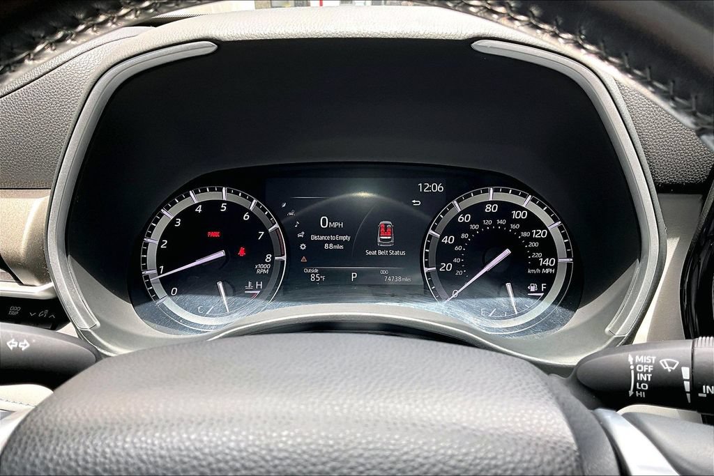 Certified 2020 Toyota Highlander XLE FWD image 2