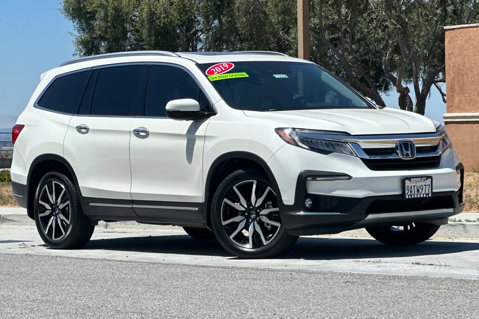 Used 2019 Honda Pilot Touring image 2