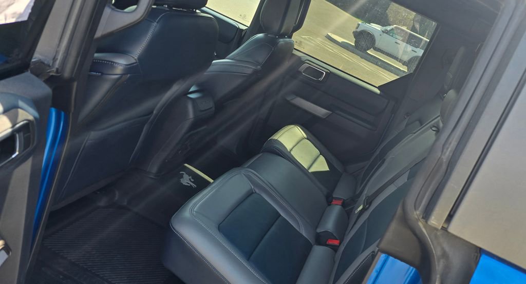 Used 2023 Ford Bronco Outer Banks AWD/4WD image 3